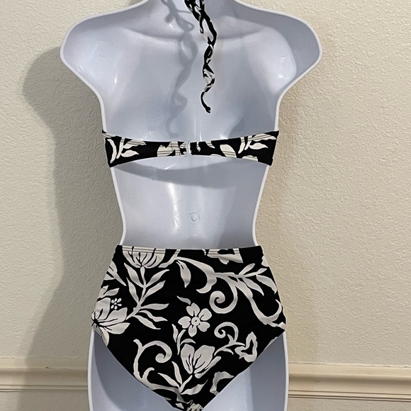 NWT Black & White Bikini Swimsuit Top size 8, Bottoms Size 12 Juniors - Picture 2 of 6